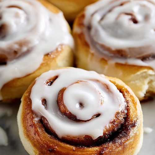 Easy Copycat Cinnabon Cinnamon Rolls