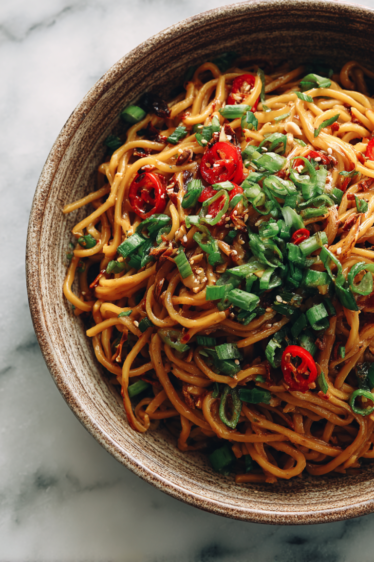 Easy 5-Minute Peanut Chili Noodles
